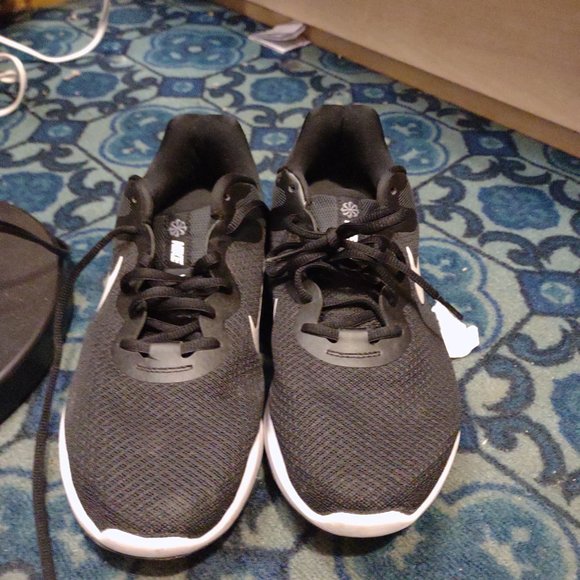 Nikes women's running shoes revolution 6 - Picture 1 of 4
